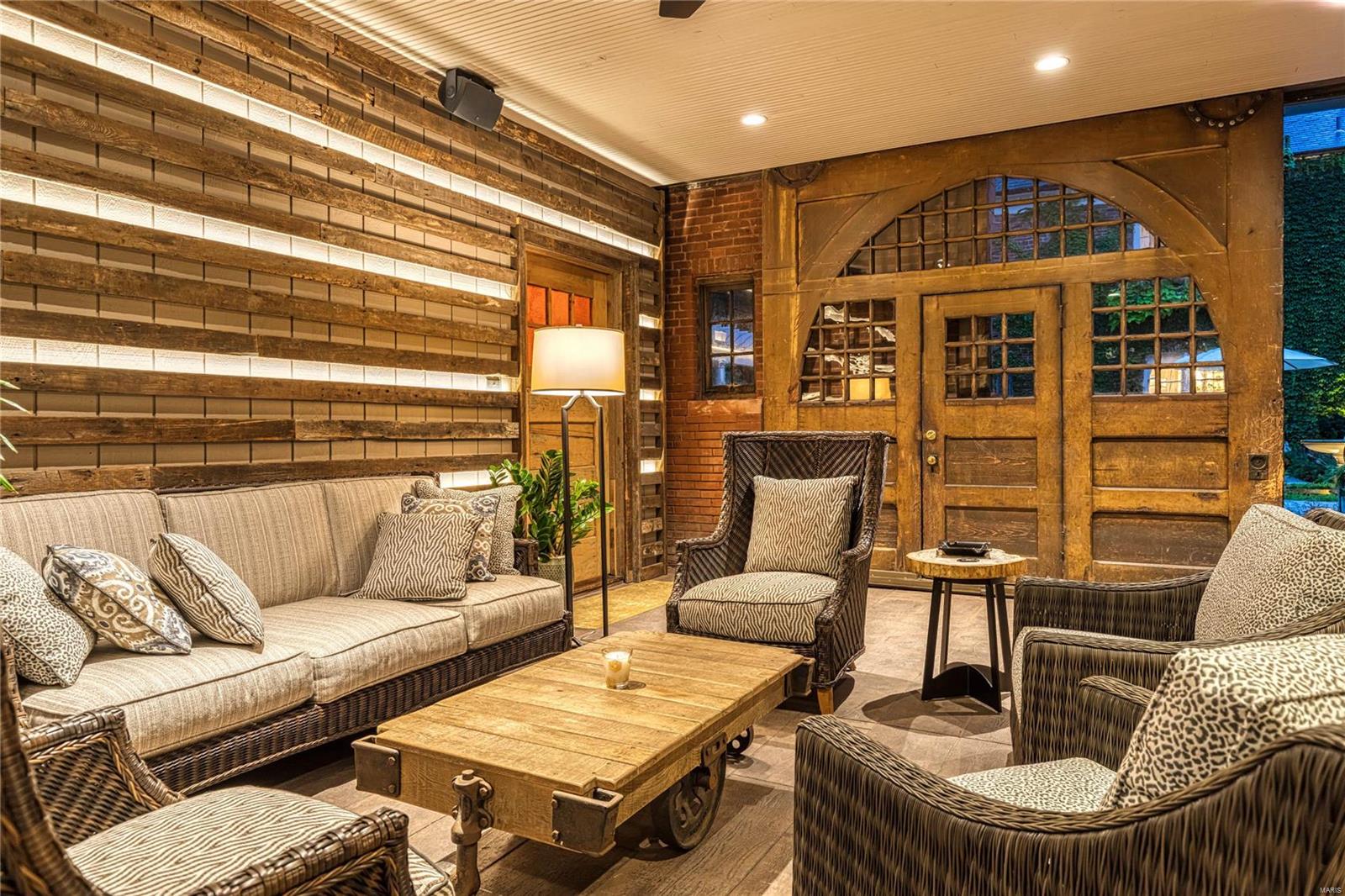 Westmoreland Place - Residential