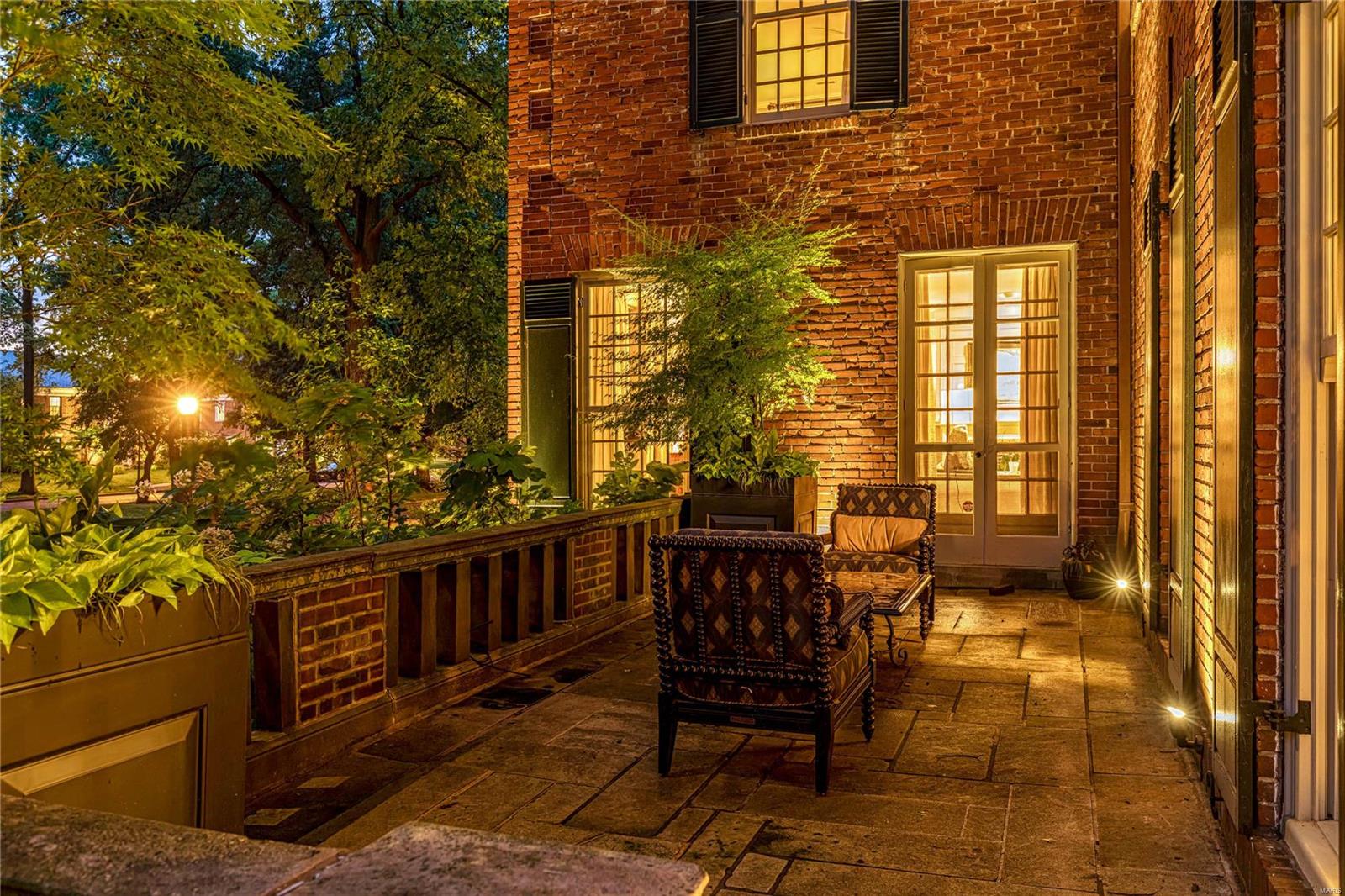 Westmoreland Place - Residential