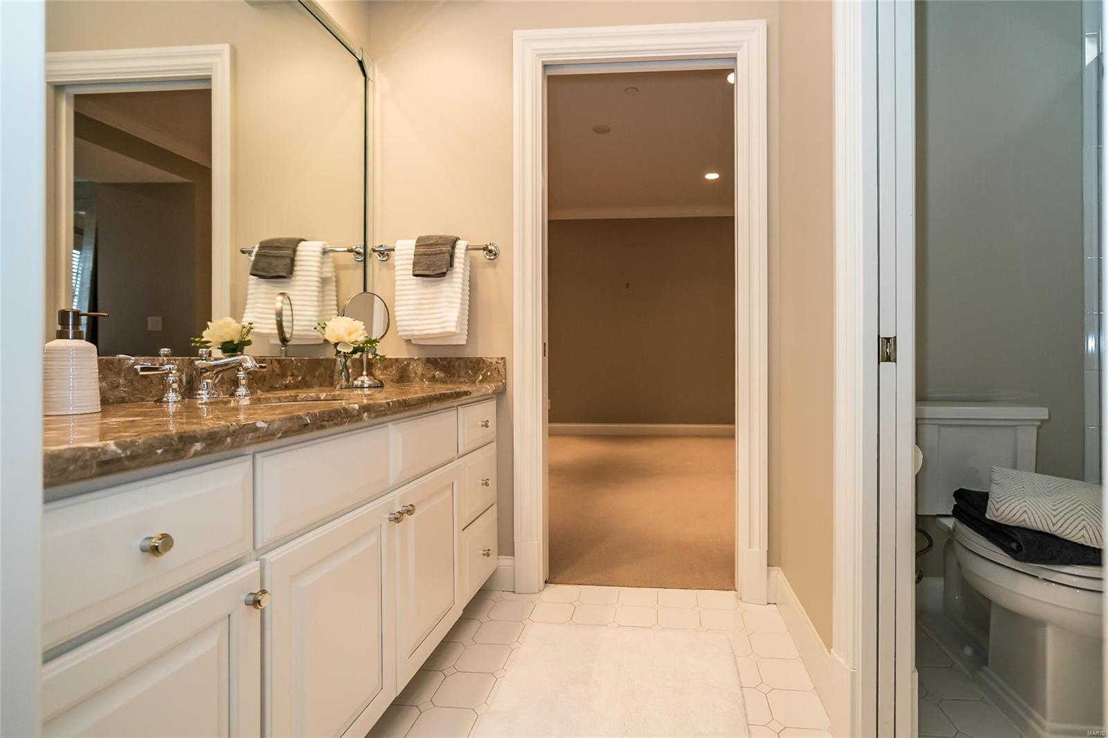 Shaw Place Condominium - Residential