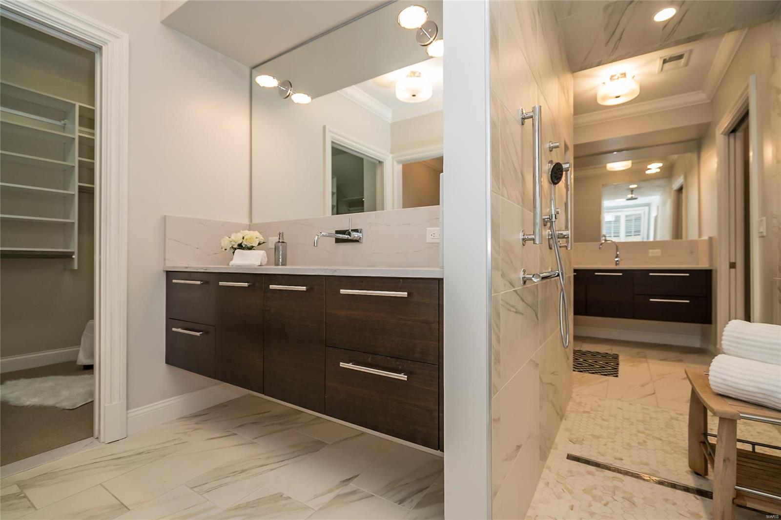 Shaw Place Condominium - Residential