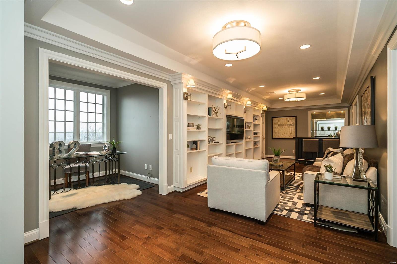 Shaw Place Condominium - Residential