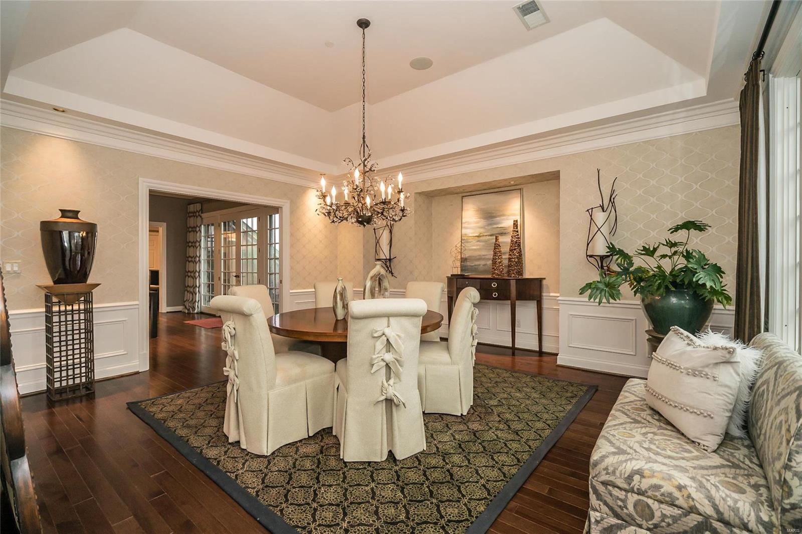 Shaw Place Condominium - Residential