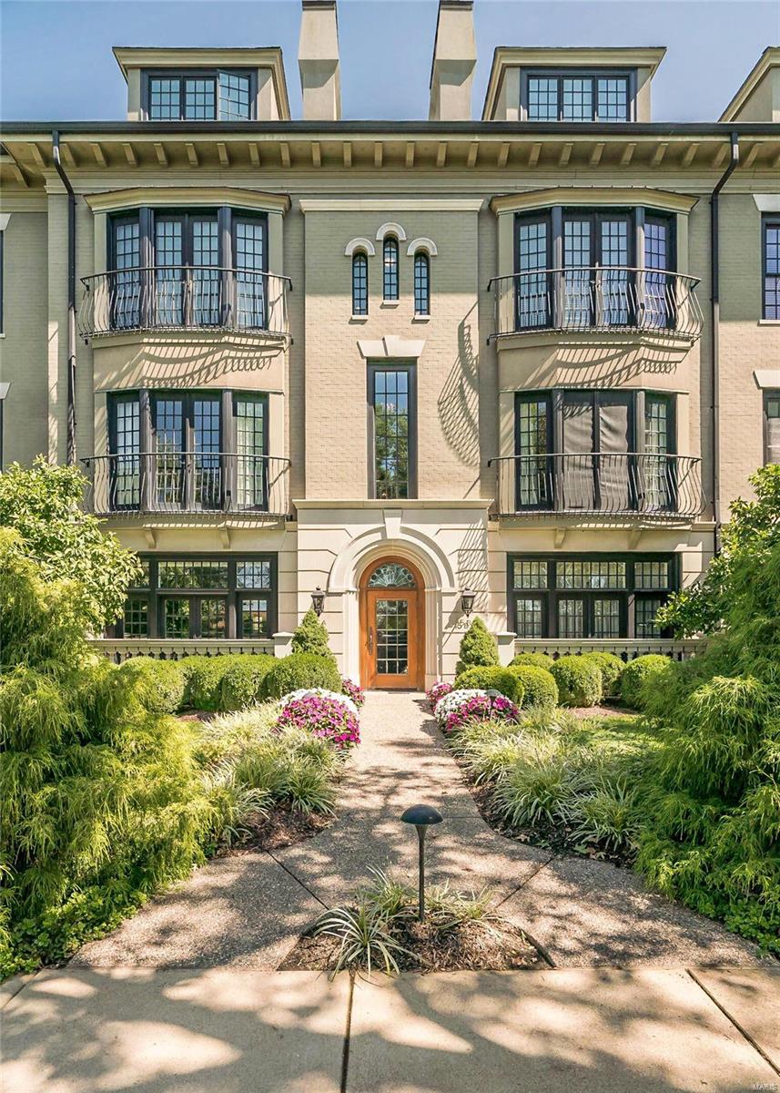 Shaw Place Condominium - Residential