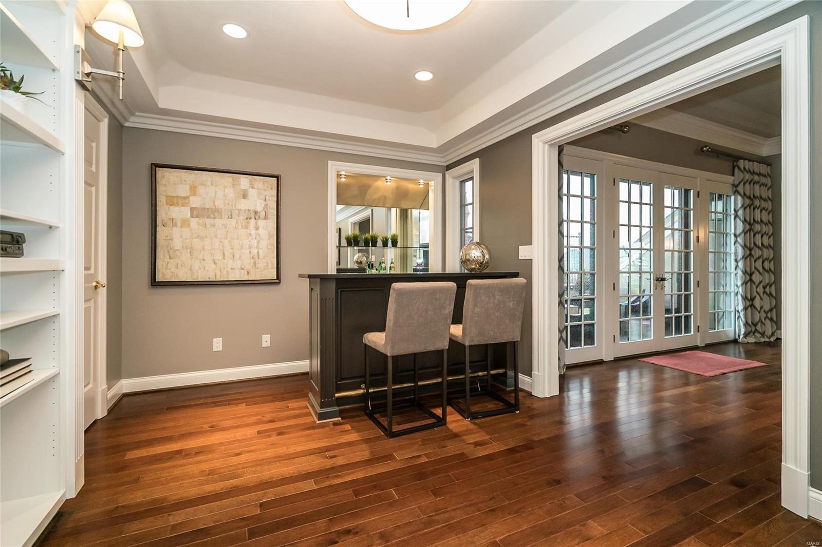 Shaw Place Condominium - Residential