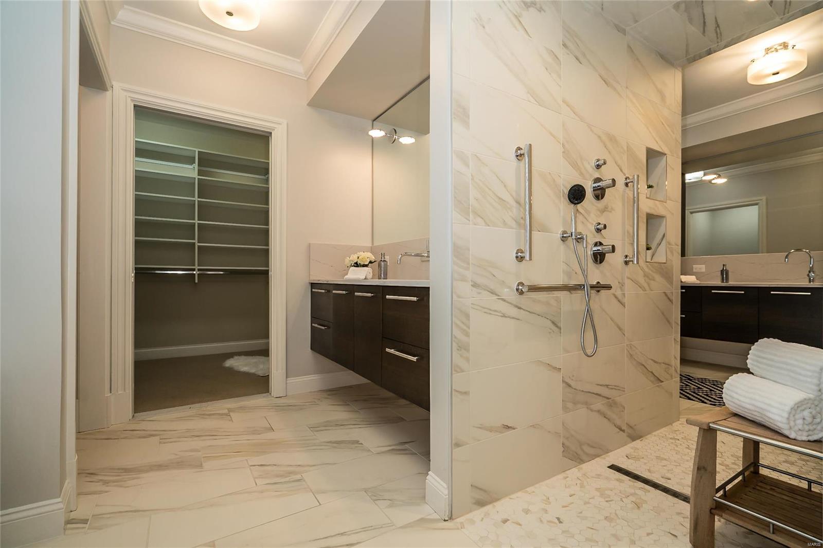 Shaw Place Condominium - Residential