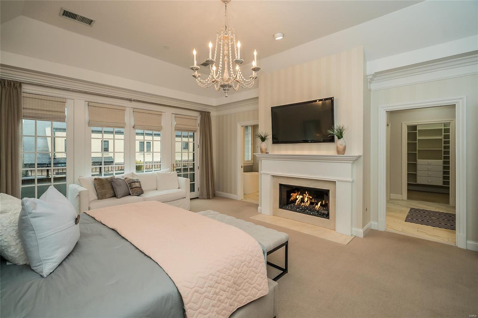 Shaw Place Condominium - Residential