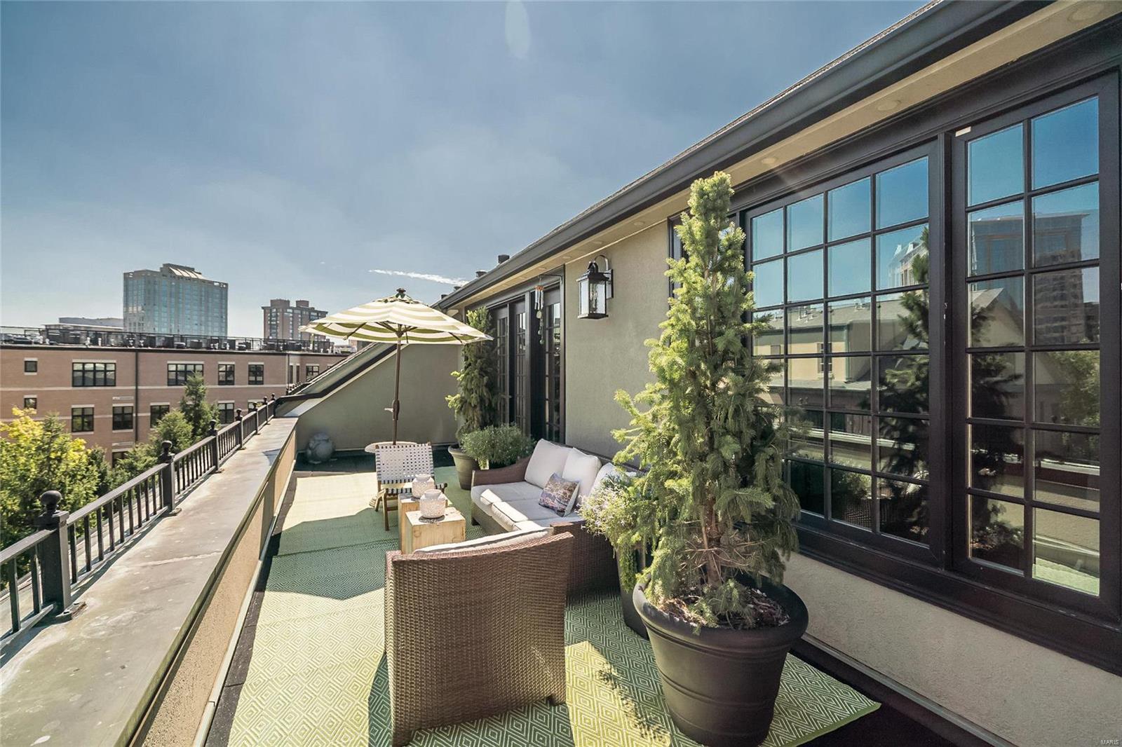 Shaw Place Condominium - Residential