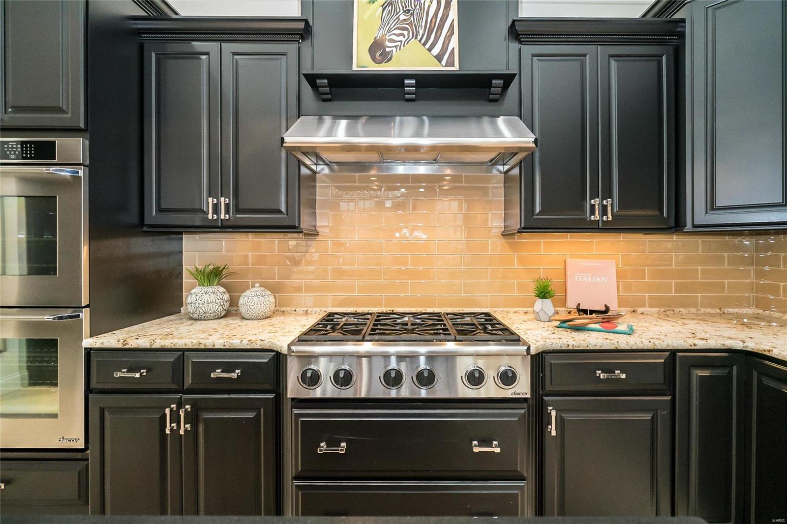 Shaw Place Condominium - Residential