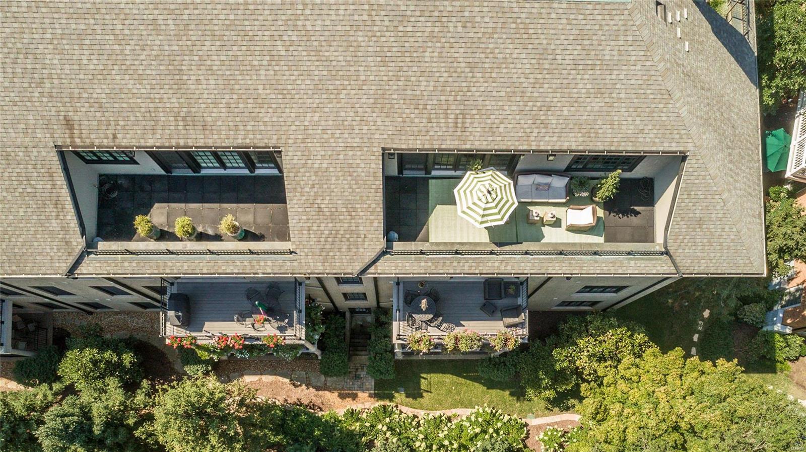 Shaw Place Condominium - Residential