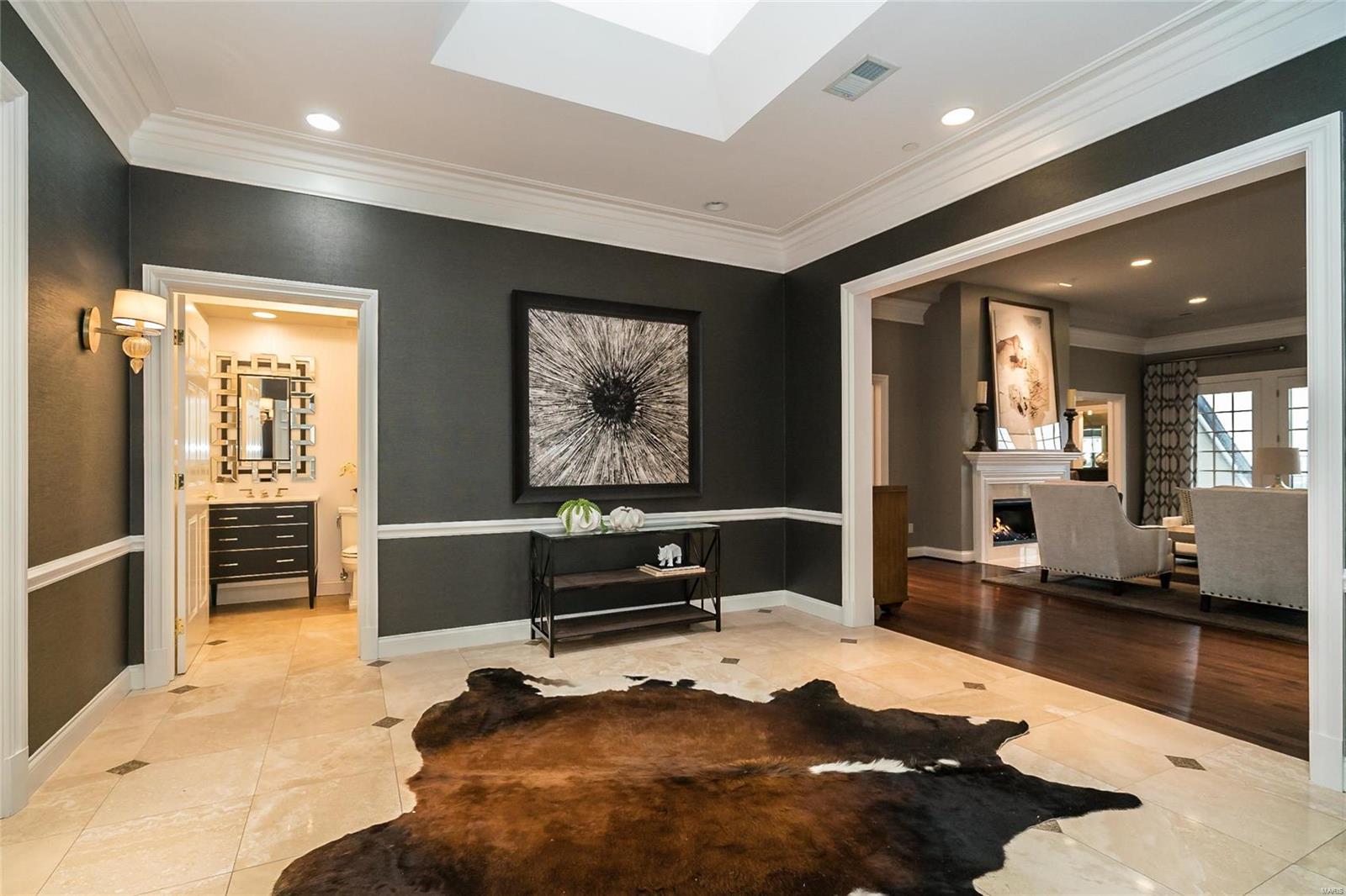 Shaw Place Condominium - Residential