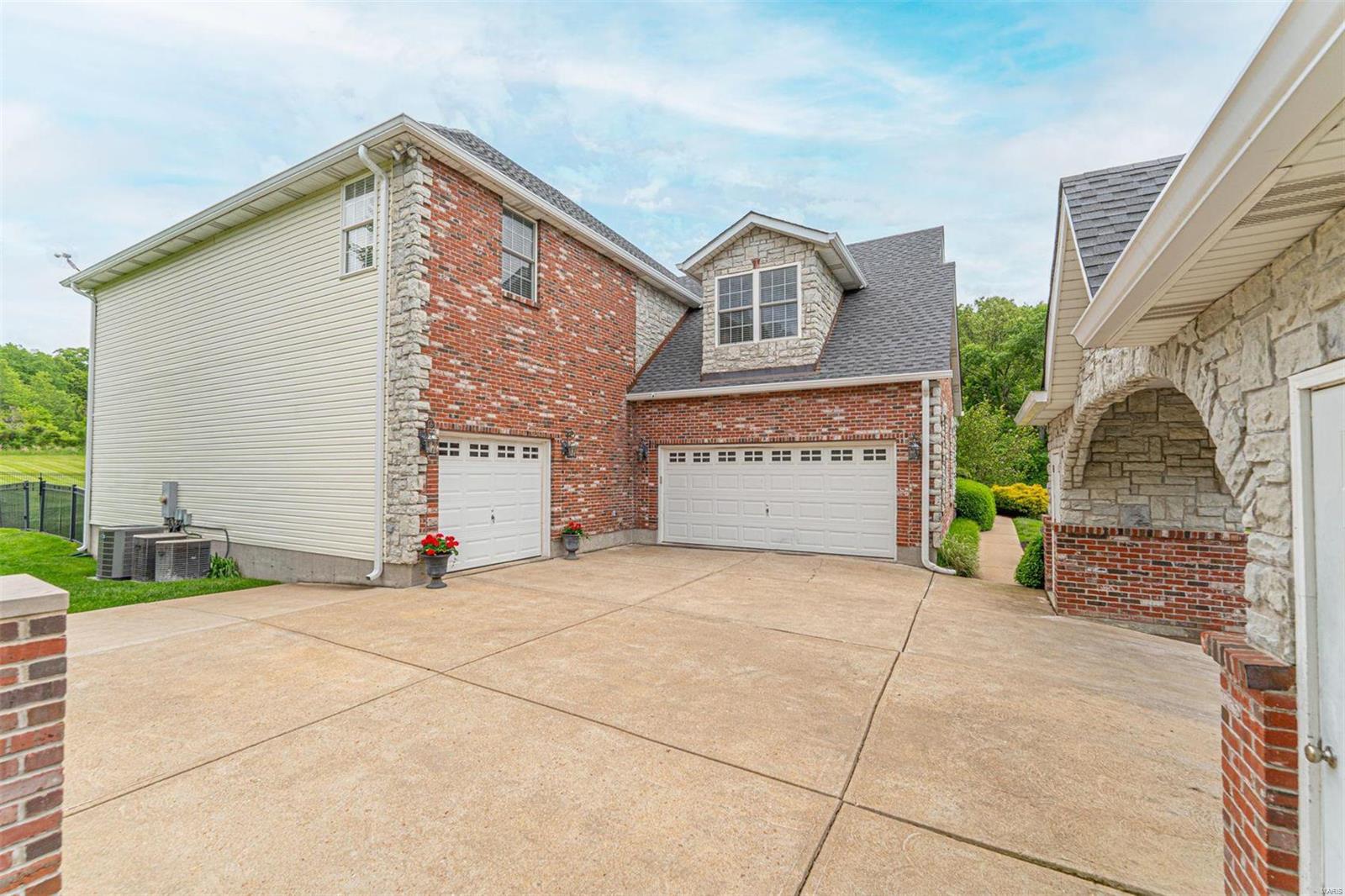 Hollow Hills - Residential