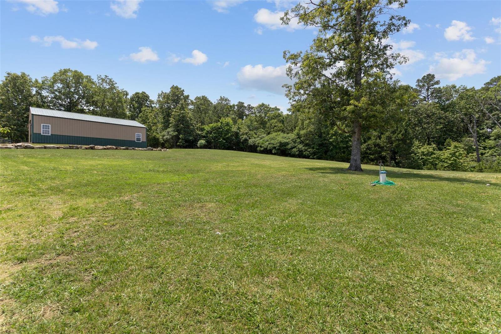 WHISPERING OAKS - Residential