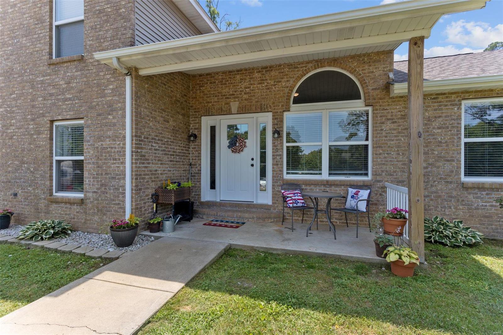 WHISPERING OAKS - Residential