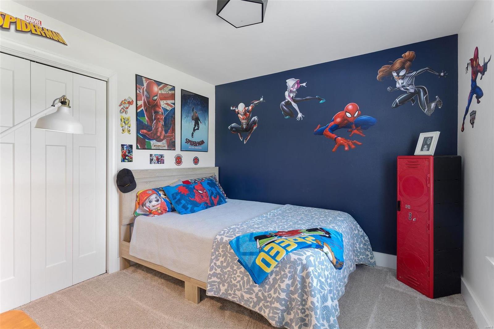 WHISPERING OAKS - Residential