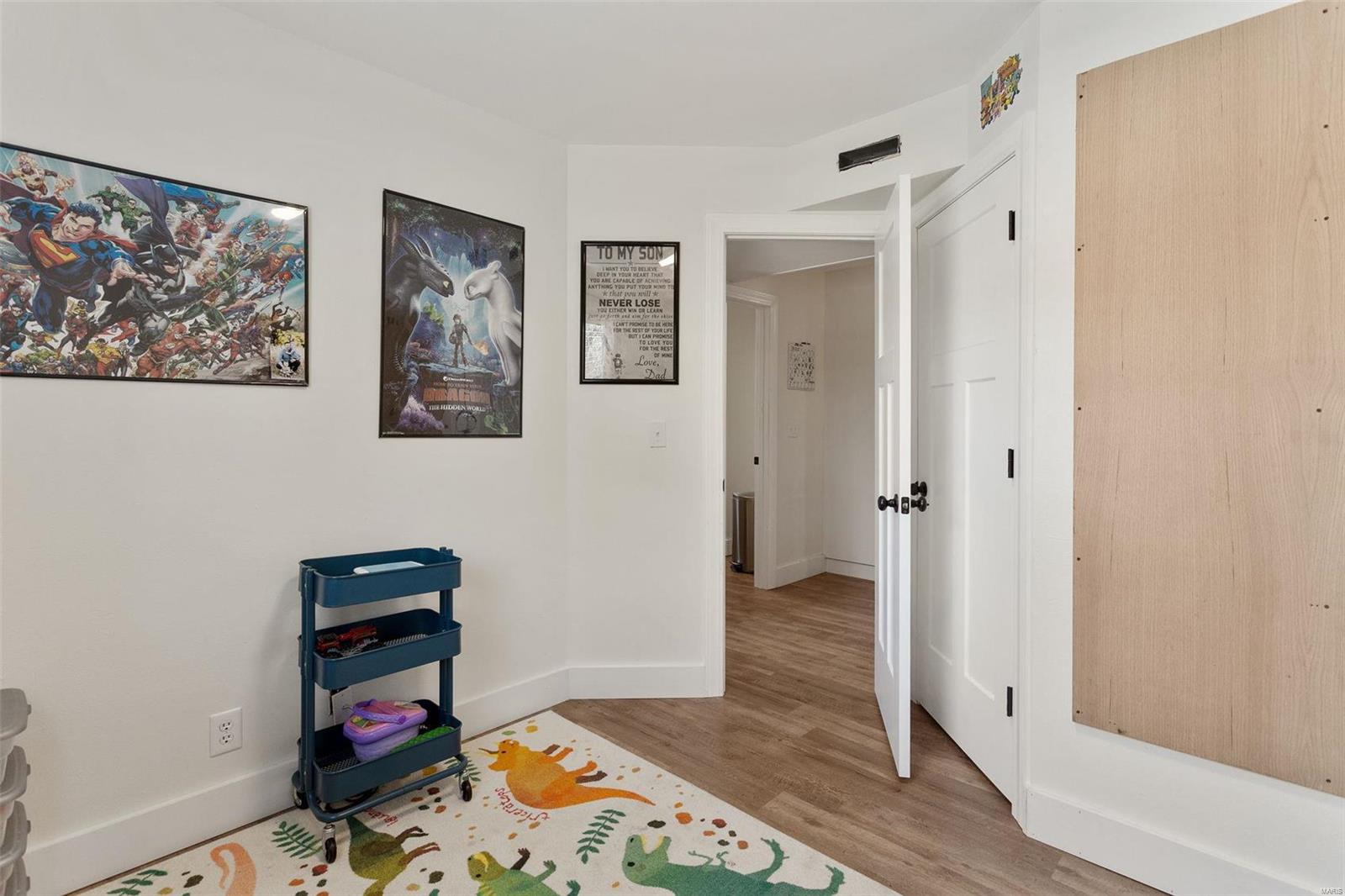 WHISPERING OAKS - Residential