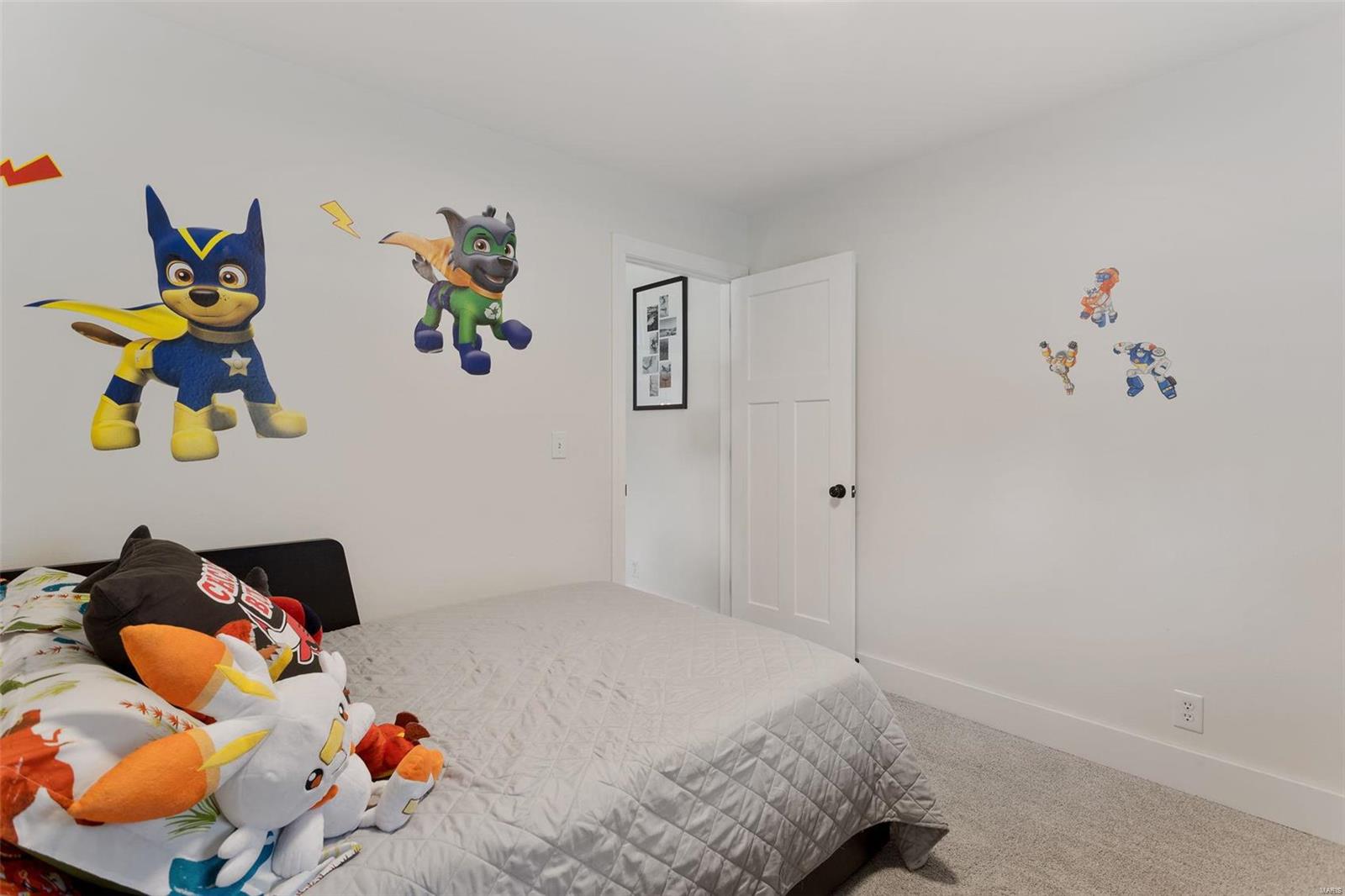 WHISPERING OAKS - Residential