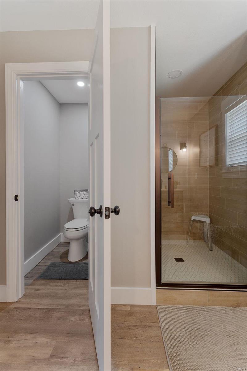 WHISPERING OAKS - Residential
