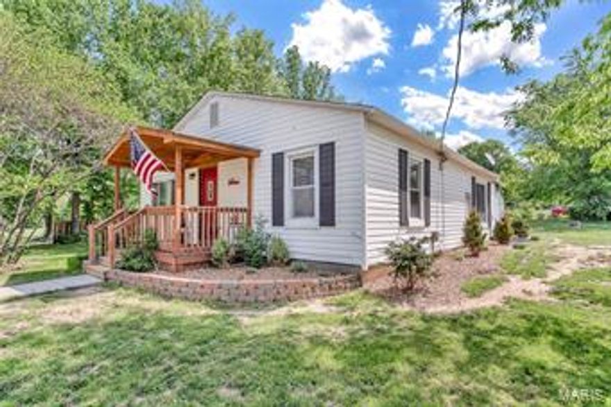 STOP THE CAR!!! Don't miss the opportunity for this adorable 3 bedroom 1 bath home with an extra room for an office on .87 acre! Plenty of parking with the circle driveway, an amazing patio out back for entertaining, and don't forget to check out the huge tree house! HSA warranty included!