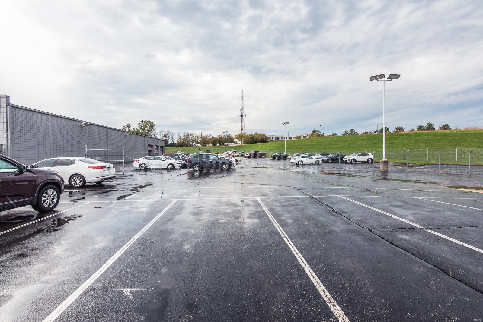 Seven Hills West Lt C Lt Split - Commercial Sale