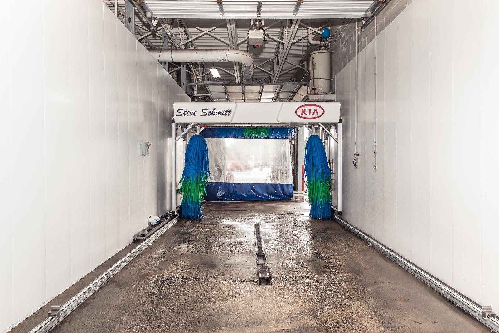 Seven Hills West Lt C Lt Split - Commercial Sale