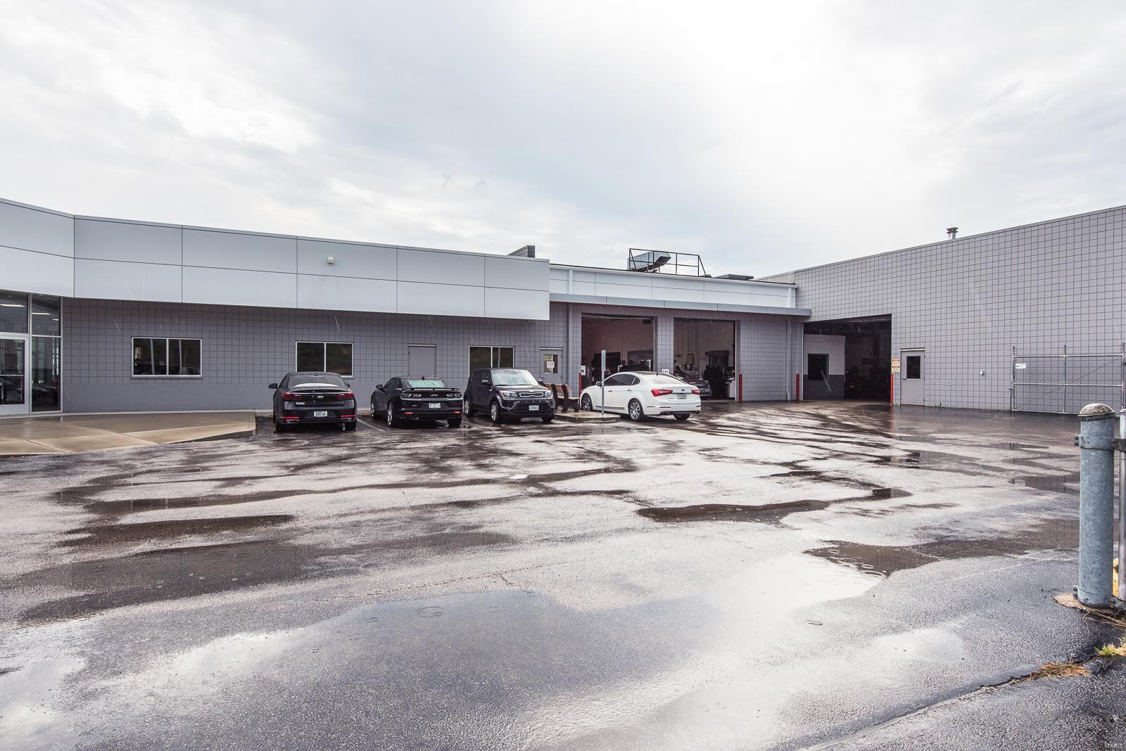 Seven Hills West Lt C Lt Split - Commercial Sale