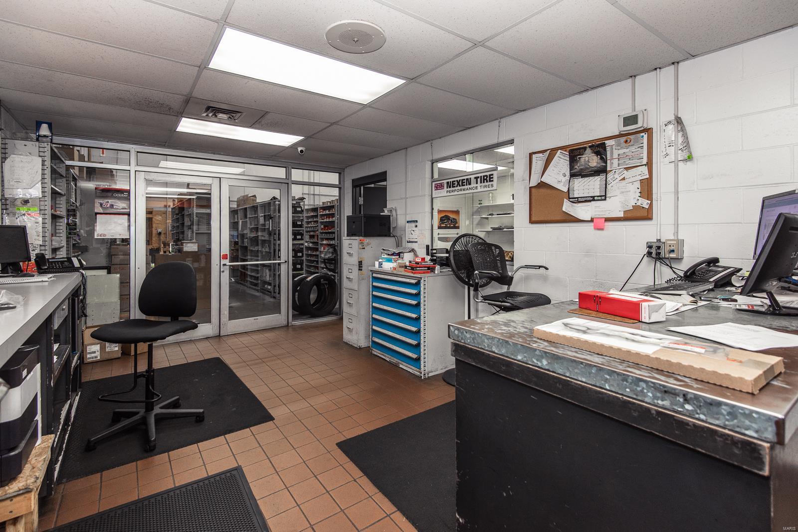 Seven Hills West Lt C Lt Split - Commercial Sale