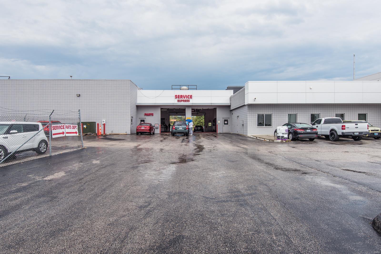 Seven Hills West Lt C Lt Split - Commercial Sale