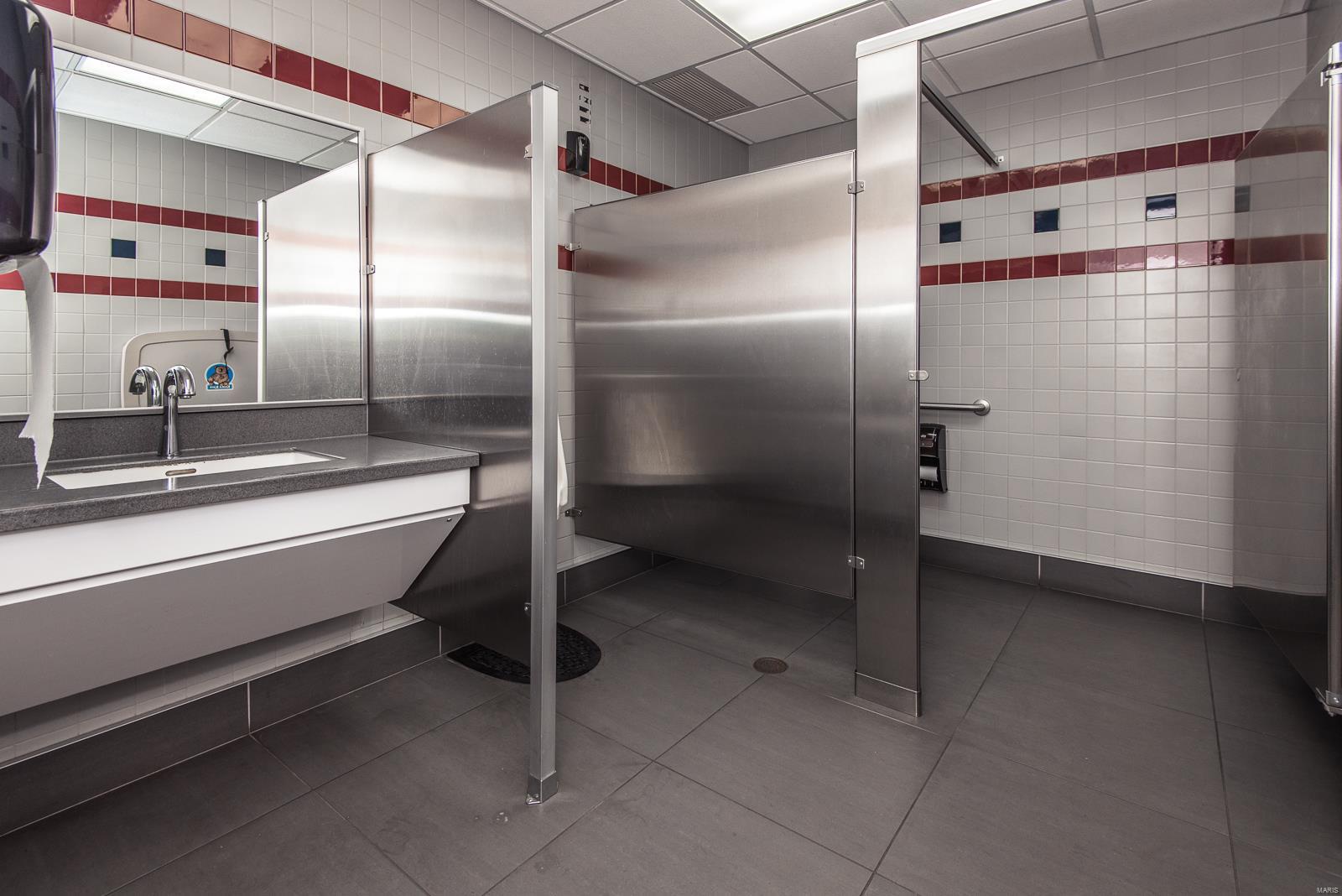 Seven Hills West Lt C Lt Split - Commercial Sale