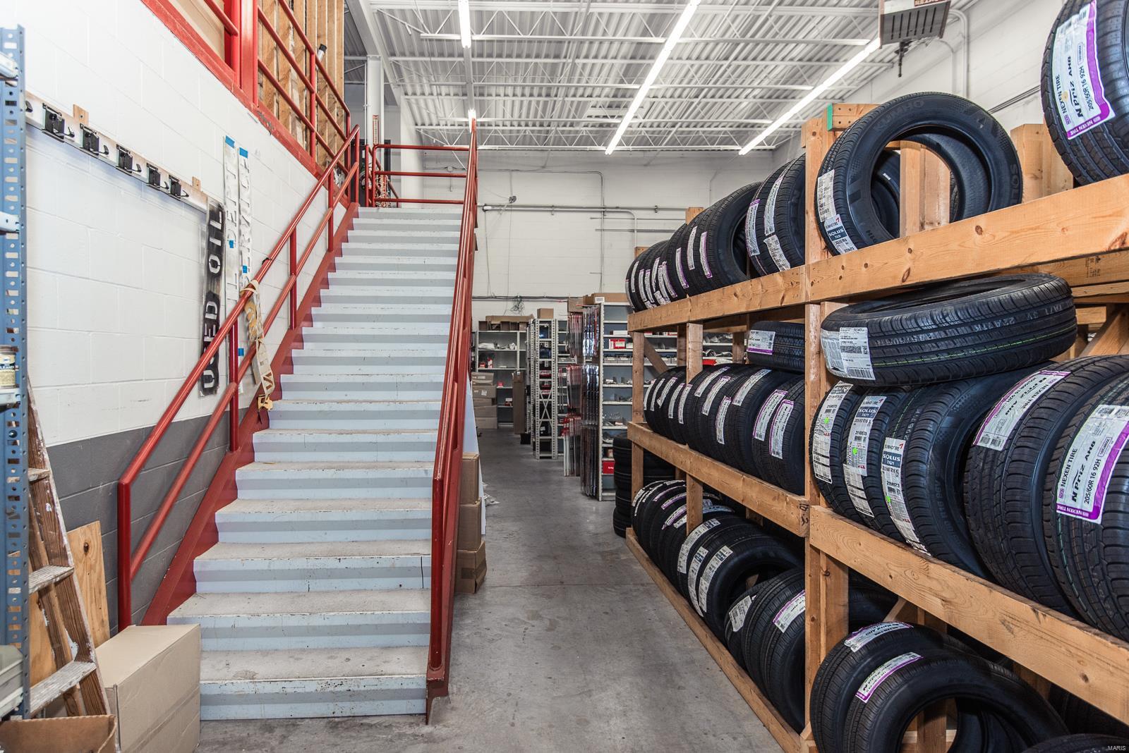 Seven Hills West Lt C Lt Split - Commercial Sale