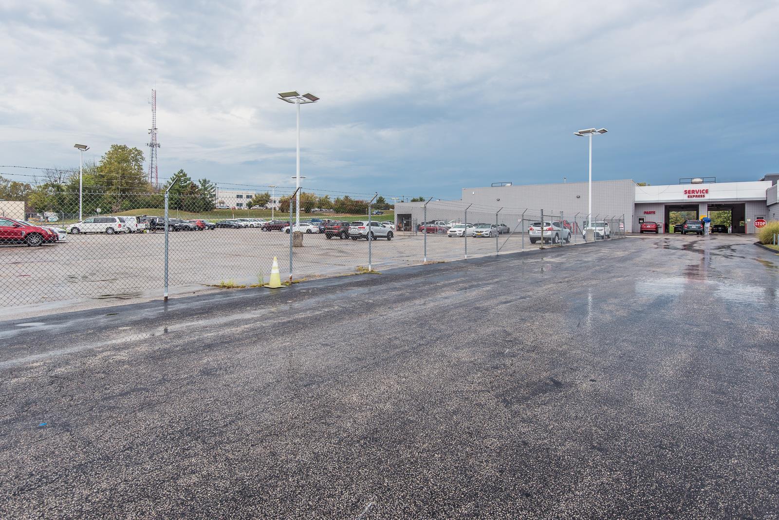 Seven Hills West Lt C Lt Split - Commercial Sale