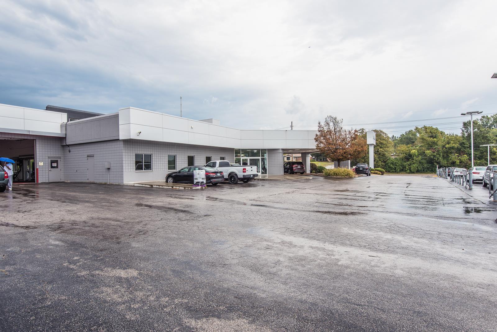 Seven Hills West Lt C Lt Split - Commercial Sale