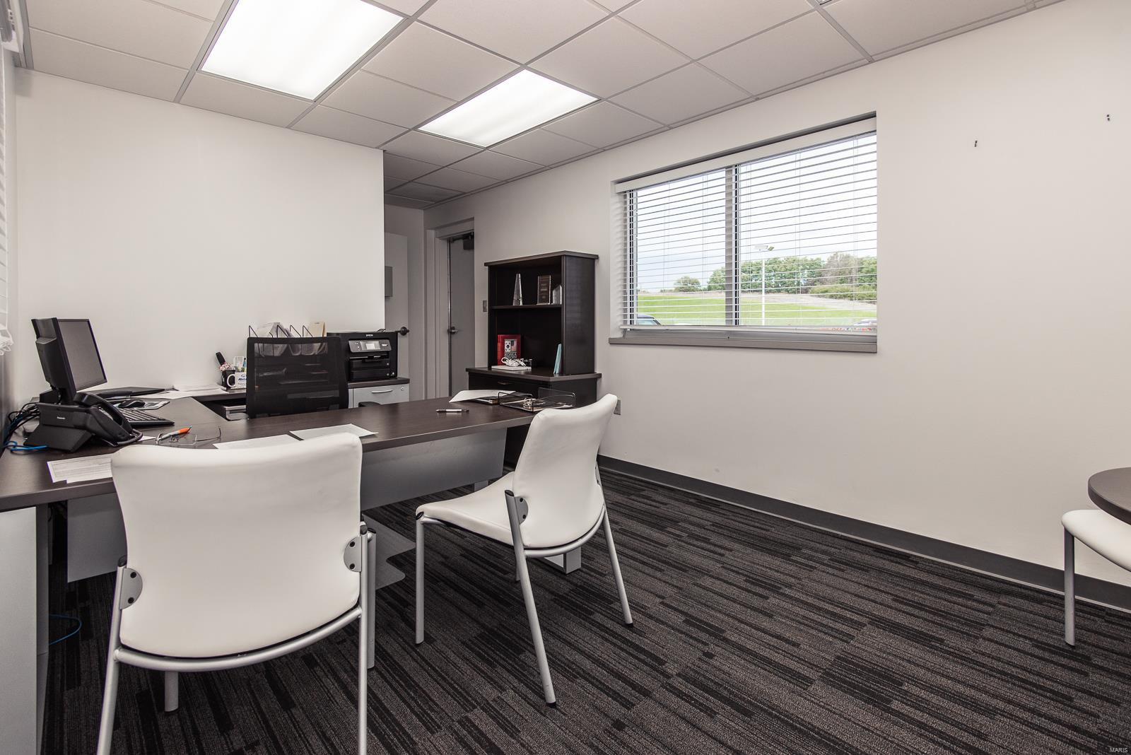 Seven Hills West Lt C Lt Split - Commercial Sale