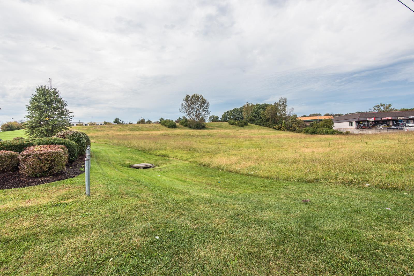 Seven Hills West Lt C Lt Split - Commercial Sale