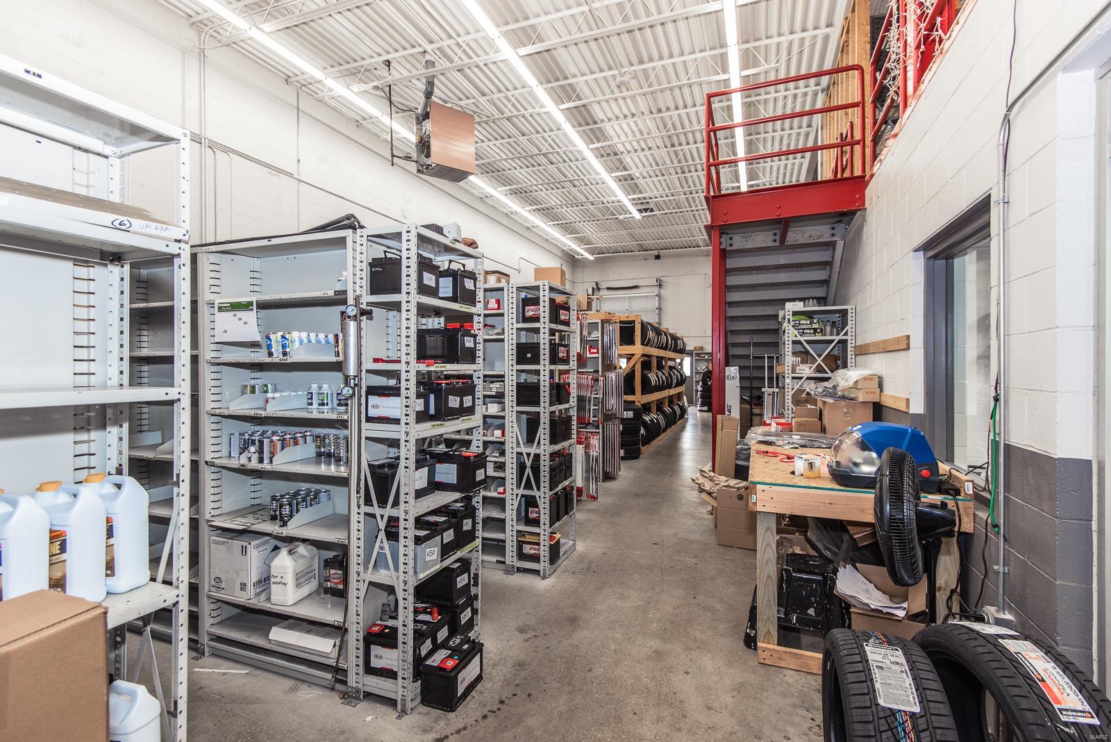 Seven Hills West Lt C Lt Split - Commercial Sale