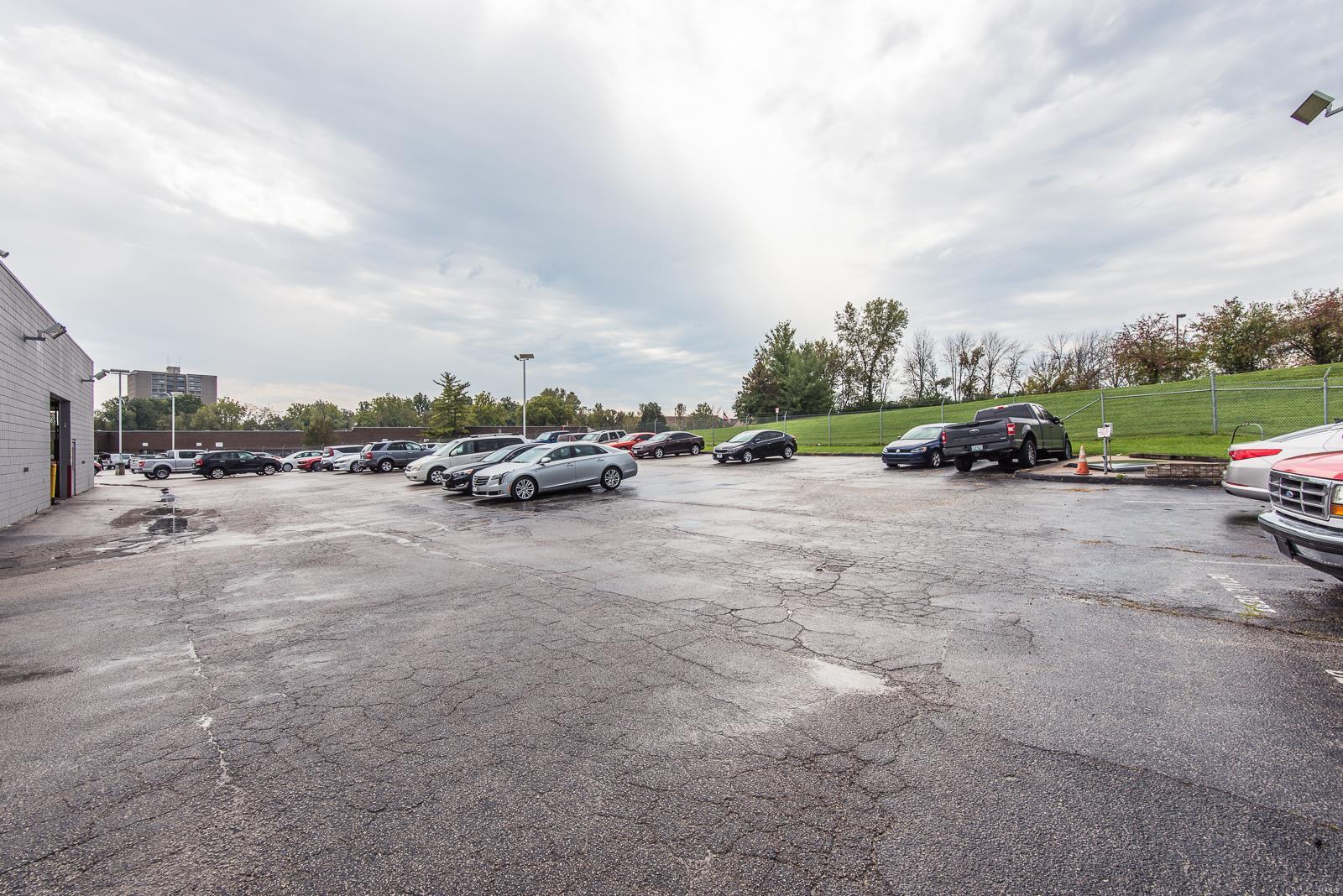 Seven Hills West Lt C Lt Split - Commercial Sale