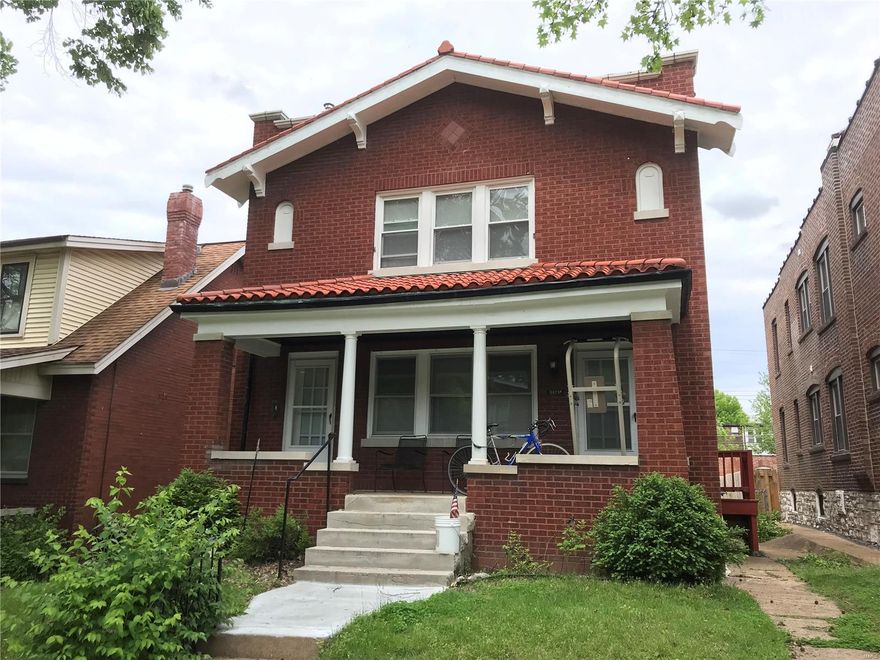 Check out this spacious 1 bed 1 bath first floor unit (this building is a 2-family). This unit features with mostly hard flooring along with other updated, a rear yard with a 2nd entrance and an unfinished shared basement. Owner pays water/sewer/trash. Don't miss out! Location: Ground Level