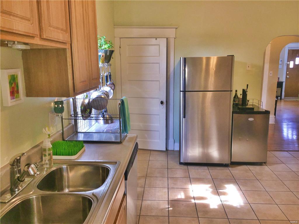 Shields Sub Of Lt 9-Sutton Tr - Residential Lease