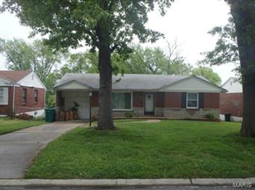 SHORT SALE SUBJECT TO LIEN HOLDER APPROVAL.... Please allow 45-60 days for approval.... Nice, well kept home in quiet and peaceful setting. Ideal for first time home buyers or that sophisticated investor.  ***AS-IS, NO REPAIRS, WARRANTIES, DISCLOSURES OR INSPECTIONS PROVIDED BY THE SELLER...... Proof of funds or pre-approval letter must accompany all offers.  ****3RD PARTY PROCESSING FEE OF $3995.00 IN ADDITION TO SELLING PRICE. SpecialListingConditions: Short Sale