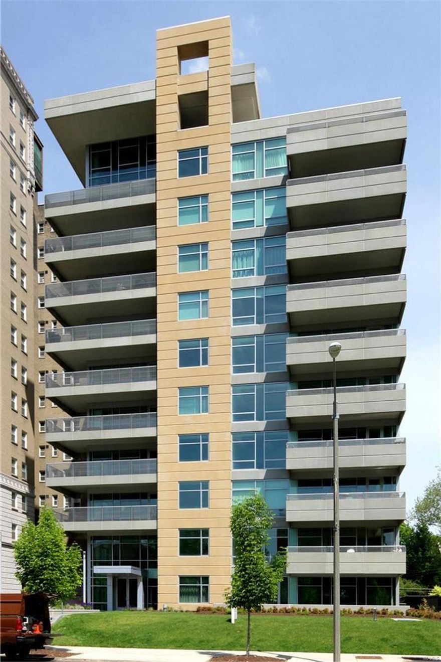 A rare opportunity to experience the pinnacle of luxury living with the vibrant, walkable Central West End at your doorstep. Enjoy the sweeping, unobstructed treetop views East, South and West and the opportunity to witness amazing cloudscapes, sunrises & sunsets from your Great Room, Master Bedroom or spacious 9th floor balcony. This corner residence has been thoughtfully designed and executed using the finest materials to showcase the spectacular view and the owners personal art collection. There is direct, secure elevator access to your private foyer and entry. Your residence is equipped with 10 ft. ceilings, European styled kitchen, high end stainless steel appliances, washer/dryer, Spanish Limestone and Marble floors,Marble countertops, canned and directional lighting and Hunter Douglas window shades. There are two assigned parking spaces and a storage unit located in the tuckunder parking garage. Doorman, workout room, guest suite, conference room/party room w/wetbar & kitchen. Location: Corner Location, Upper Level