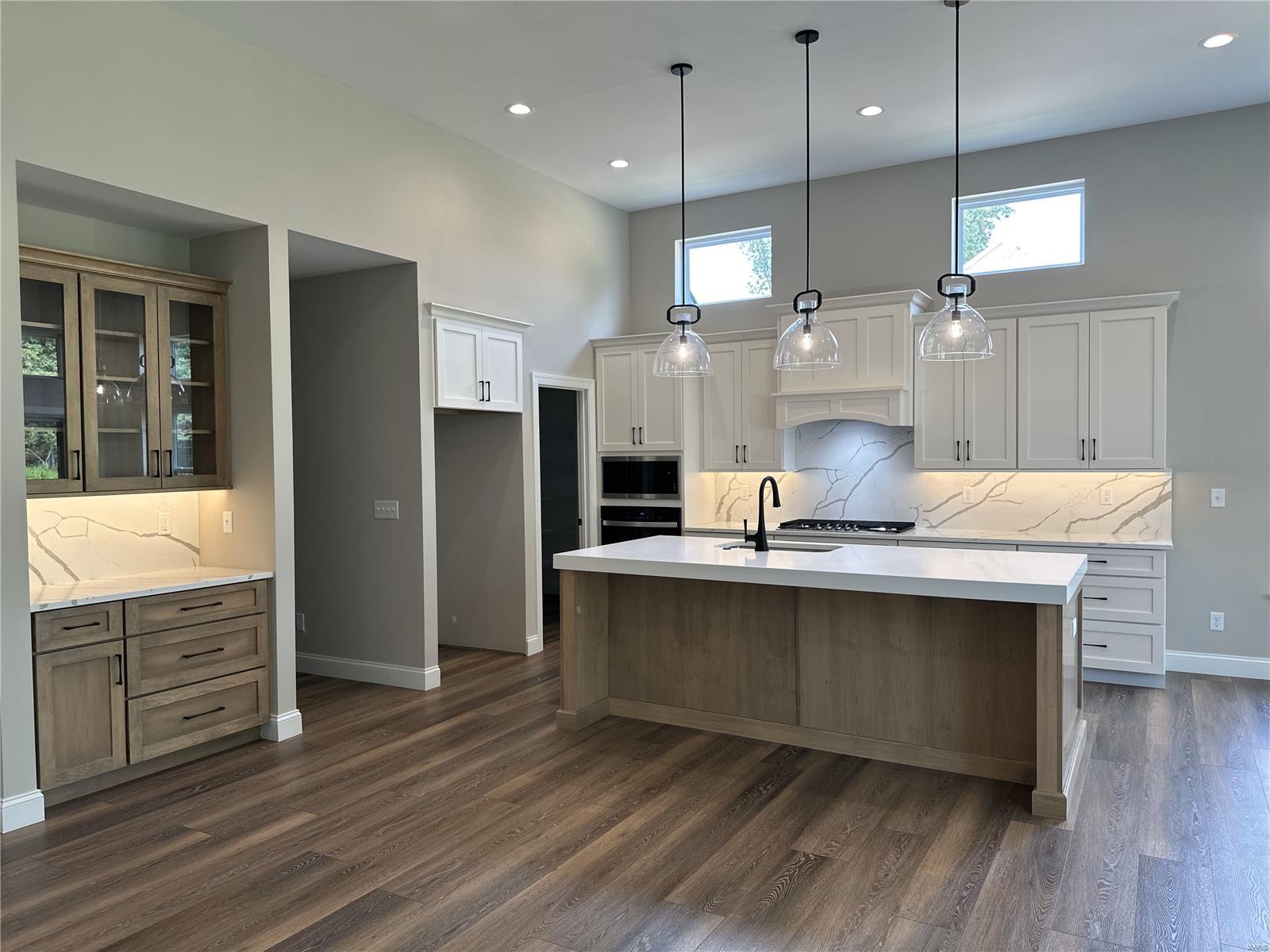 11912 Santino Court