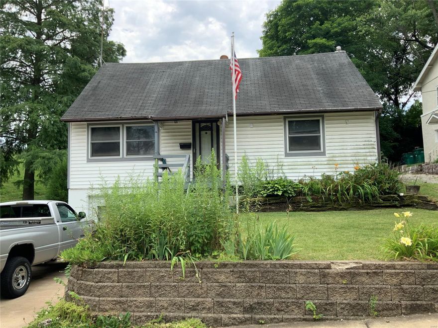 Coming soon in Webster Groves!
Do not miss is opportunity to be in the Webster Groves School district for $175,000
5 Bedrooms, 2 Full Baths, 1 Half Baths, 1,597 SqFt, Built in 1952, 0.24 Acre lot Located just off of Rock Hill, this home has a great location and so much potential. showings begin Friday July 31 2020 all offers due by the following Monday at noon. Special sales contracts only please.