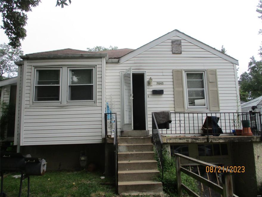 5 room, 2 bedroom, 1 bath bungalow.  Property selling AS IS with NO contingencies.  CASH ONLY.  Buyer must complete all Due Diligence before submitting offer.  The seller has never occupied property and will not pay for or make any inspection or repairs.  7 days on market before the seller will review any offers but reserves the right to accept an offer at any time.  Allow 2 business days for the seller’s response.  Buyer to verify schools and utilities.