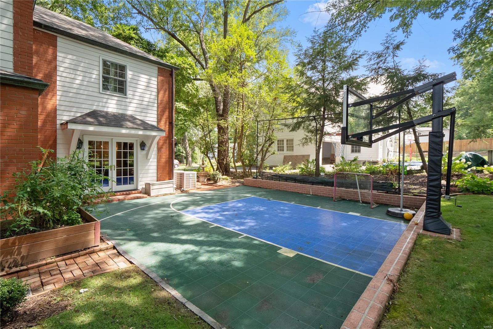 La Hacienda - Residential