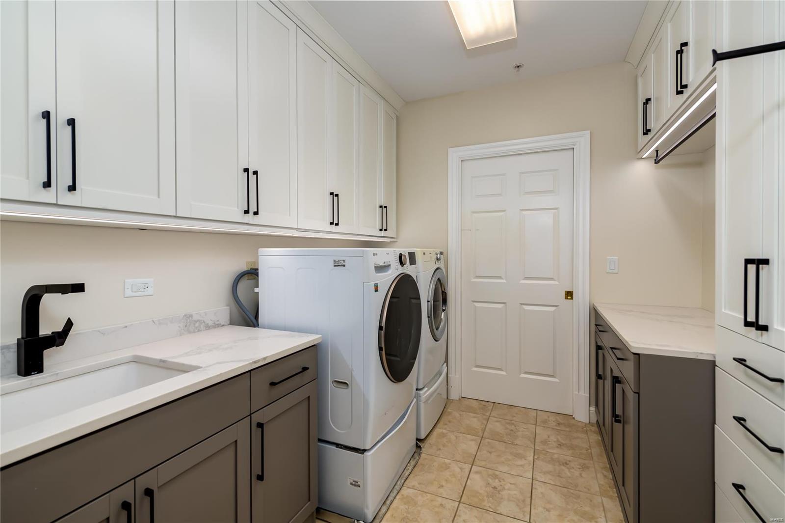 Shaw Place Condo - Residential