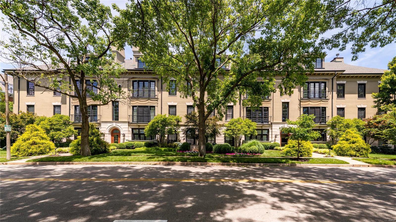 Shaw Place Condo - Residential