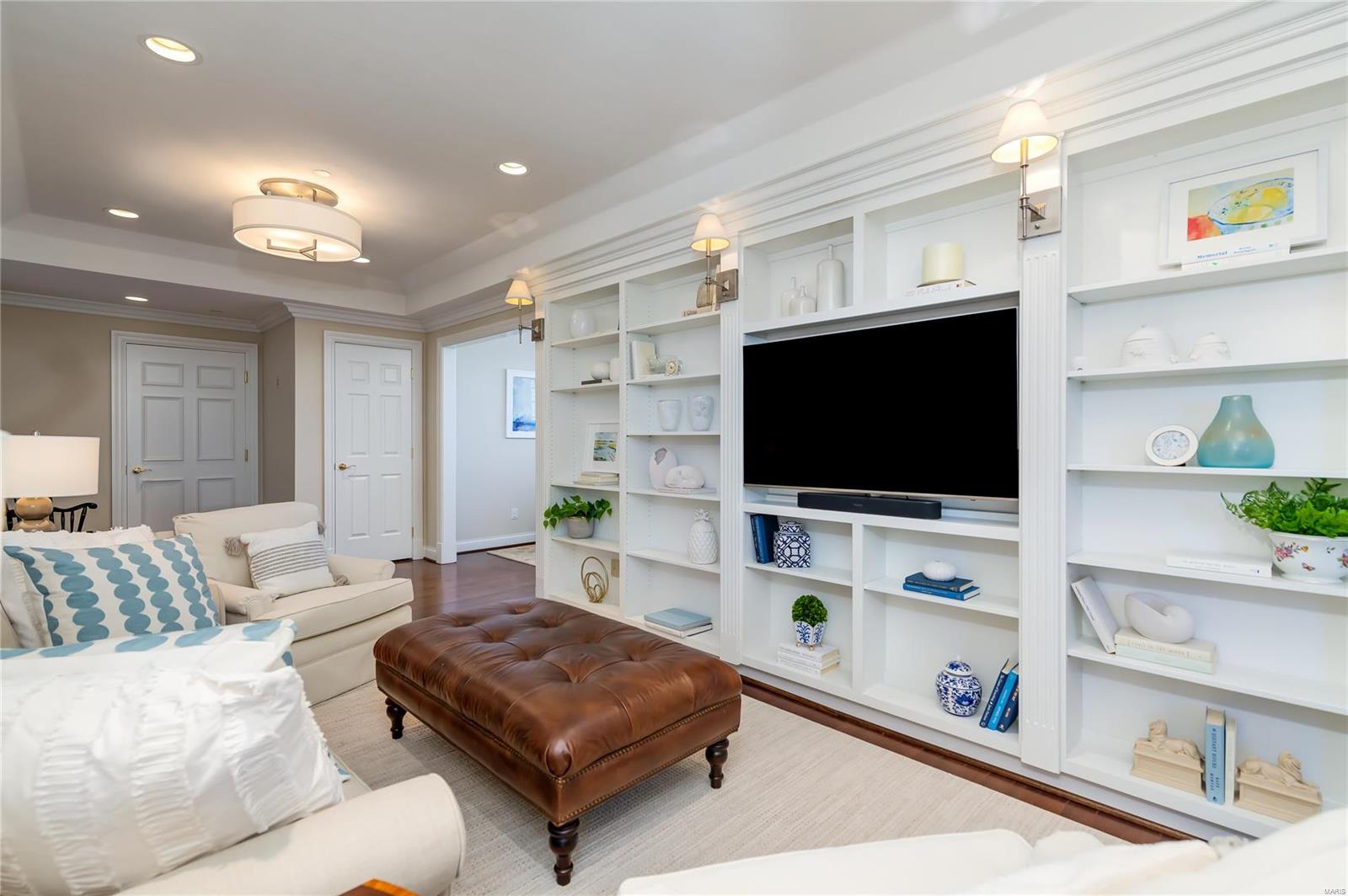 Shaw Place Condo - Residential