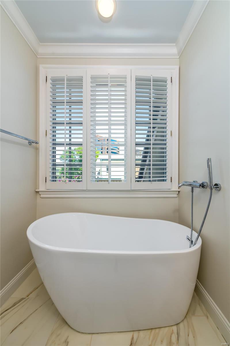 Shaw Place Condo - Residential