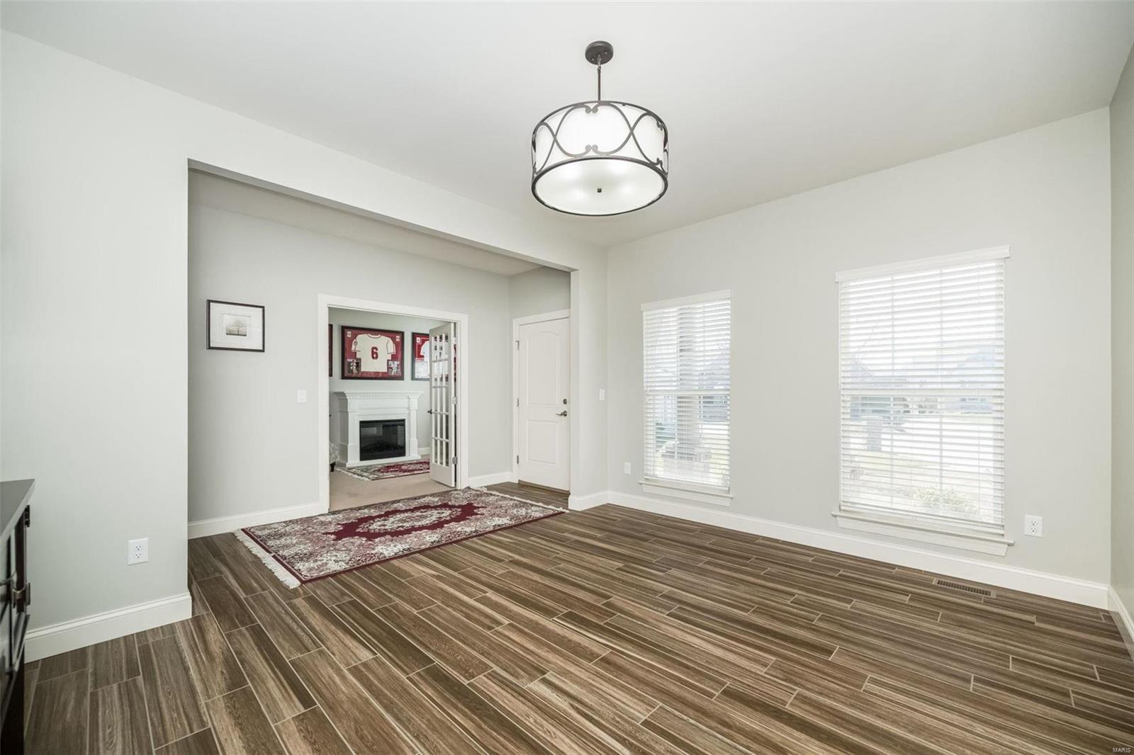 609 Ridgepointe Valley Court