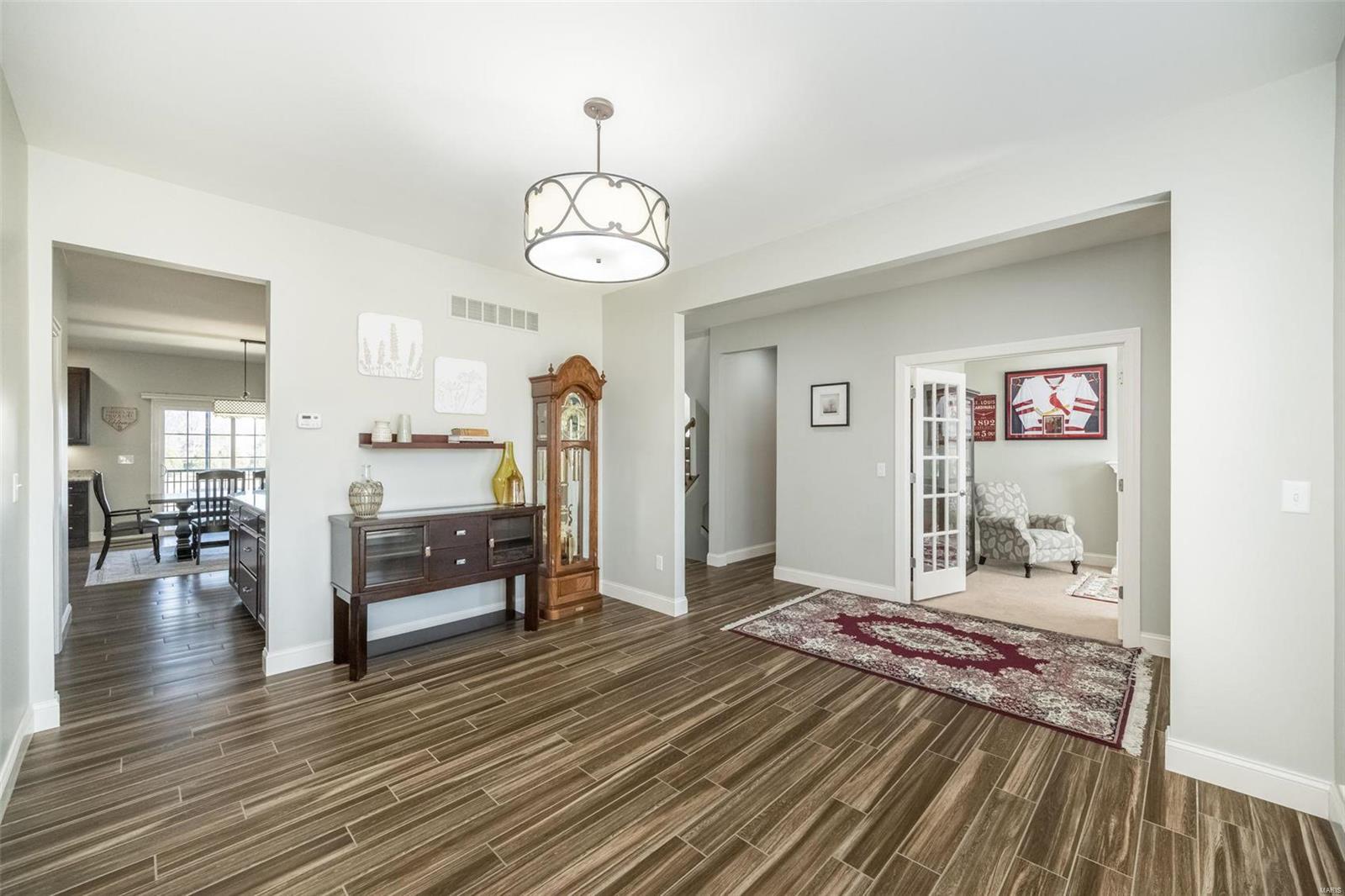 609 Ridgepointe Valley Court