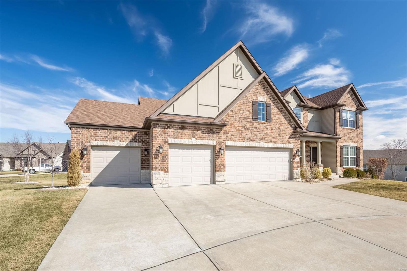 609 Ridgepointe Valley Court